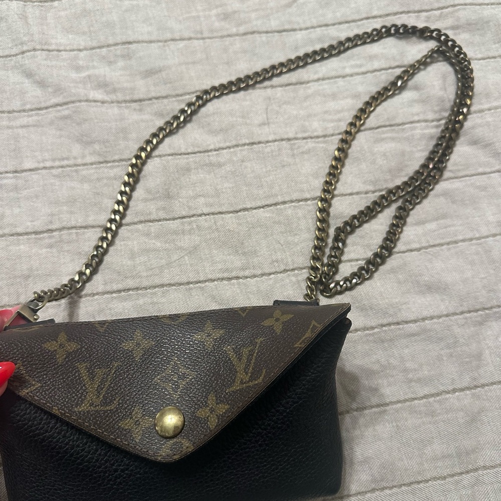 Professionally Repurposed LV Chain - Picture 2 of 4